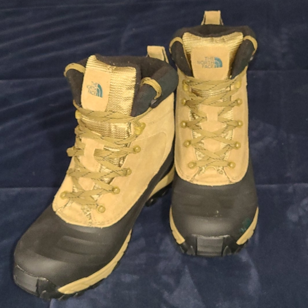 Mens The North Face Chilkat lll, Size 10.5